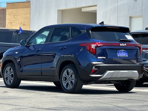 Used 2026 Kia Seltos LX AWD/4WD image 5