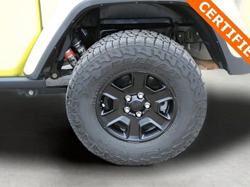 Used 2023 Jeep Gladiator Mojave w/ Cold Weather Group image 9
