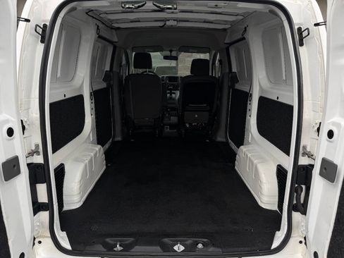 Used 2021 Nissan NV200 SV w/ Back Door Glass Package image 9