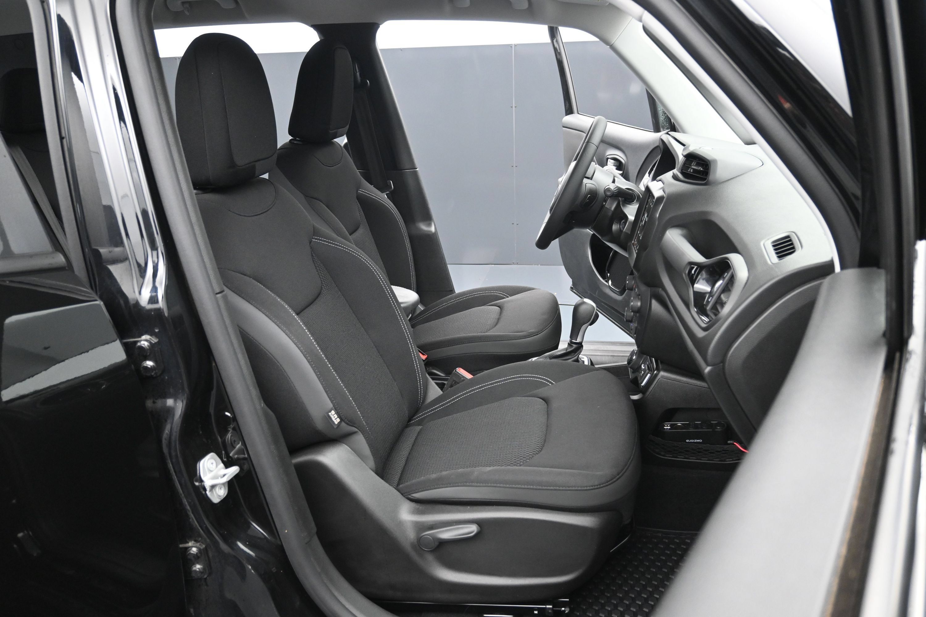 Used 2023 Jeep Renegade Altitude AWD/4WD image 24