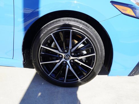 Used 2024 Toyota Camry SE image 10