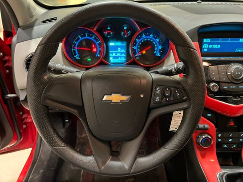 Used 2015 Chevrolet Cruze LS image 14