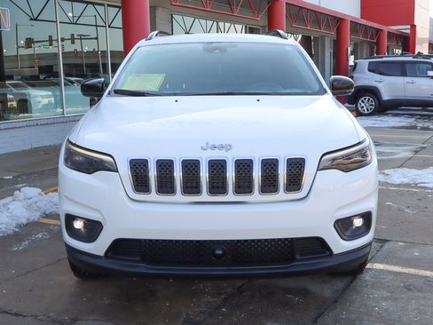 Used 2022 Jeep Cherokee Latitude Lux image 3