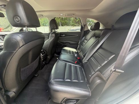 Used 2019 Kia Sorento EX w/ EX Touring Package FWD image 23