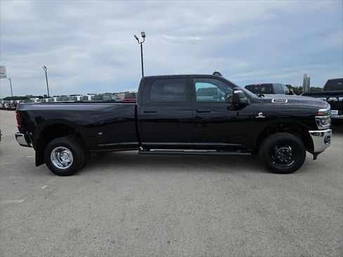 New 2026 RAM 3500 Tradesman AWD/4WD image 39
