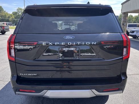 Certified 2025 Ford Expedition Platinum w/ Platinum Ultimate Package AWD/4WD image 7