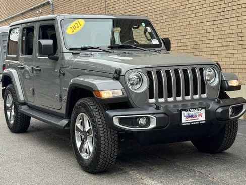 Used 2021 Jeep Wrangler Unlimited Sahara AWD/4WD image 27