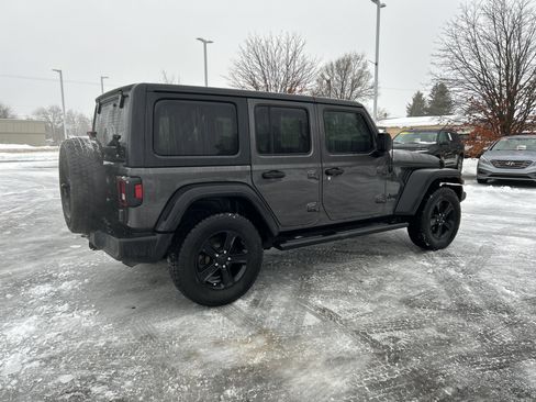 Used 2019 Jeep Wrangler Unlimited Sport image 3
