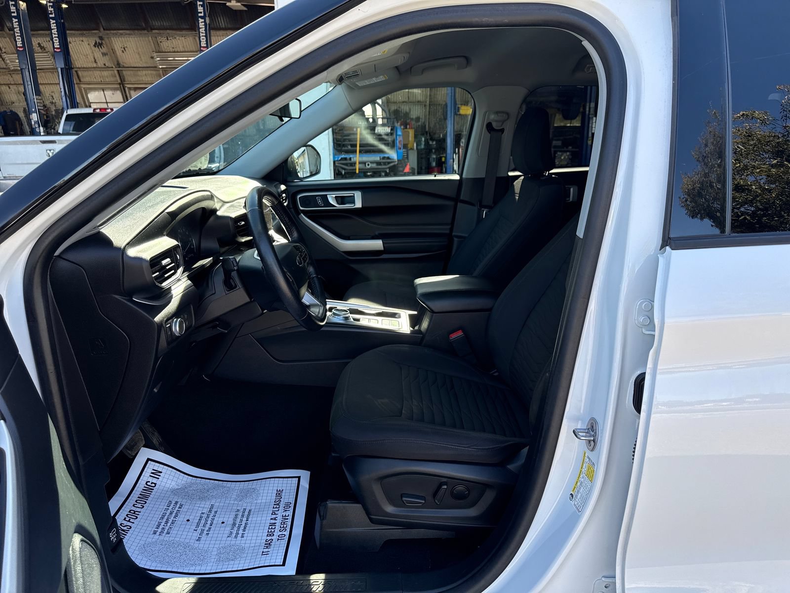 Used 2021 Ford Explorer XLT RWD image 9