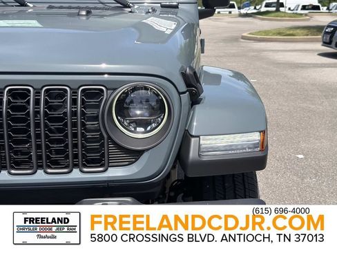 New 2026 Jeep Gladiator Sport AWD/4WD image 9