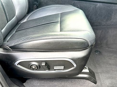 Used 2024 Jeep Wagoneer L Series II image 26