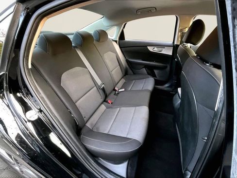 Used 2023 Kia Forte LXS image 18