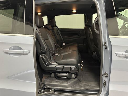 Used 2024 Honda Odyssey Sport image 32