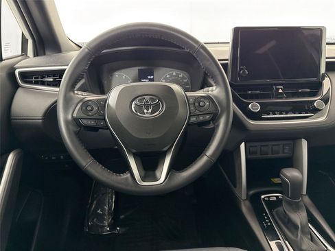 Used 2023 Toyota Corolla Cross AWD Hybrid image 28