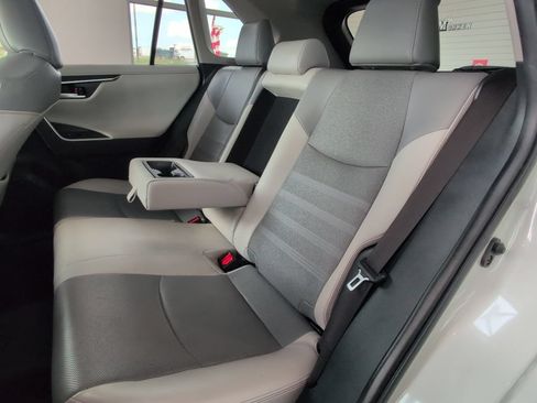 Used 2020 Toyota RAV4 Limited AWD/4WD image 21