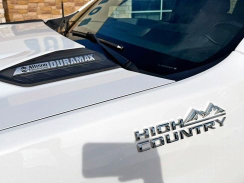 Used 2020 Chevrolet Silverado 3500 High Country image 11