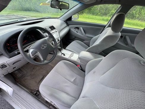 Used 2010 Toyota Camry LE image 10