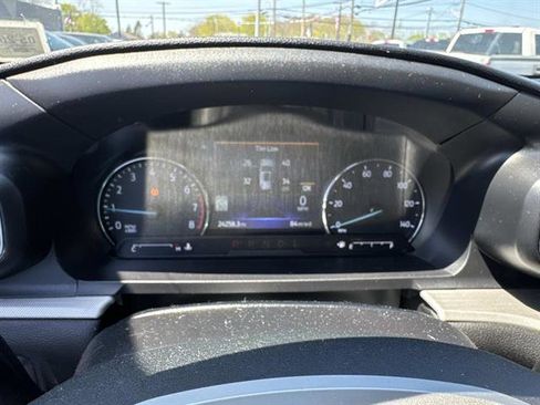 Used 2023 Ford Explorer XLT w/ Equipment Group 202A AWD/4WD image 33