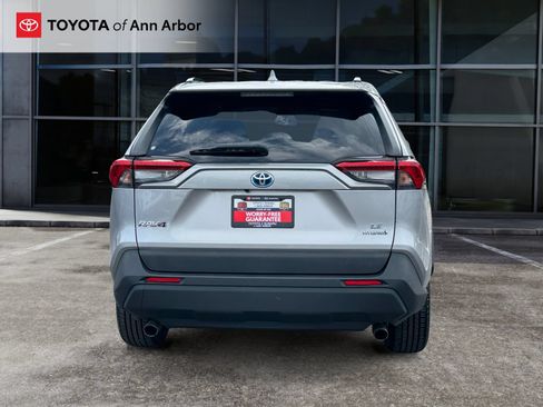 Used 2020 Toyota RAV4 LE w/ All Weather Liner Package AWD/4WD image 10