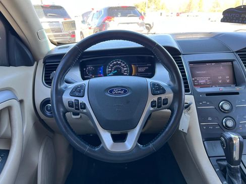 Used 2013 Ford Taurus SEL FWD image 18