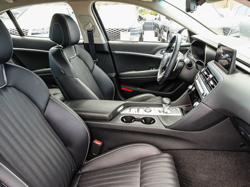 Used 2026 Genesis G70 2.5T Prestige RWD image 19