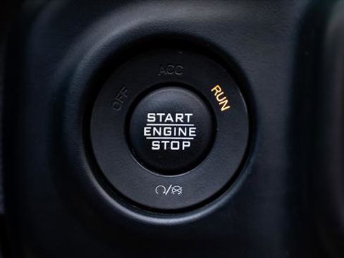 Used 2020 Jeep Gladiator Sport w/ Quick Order Package 24S AWD/4WD image 17