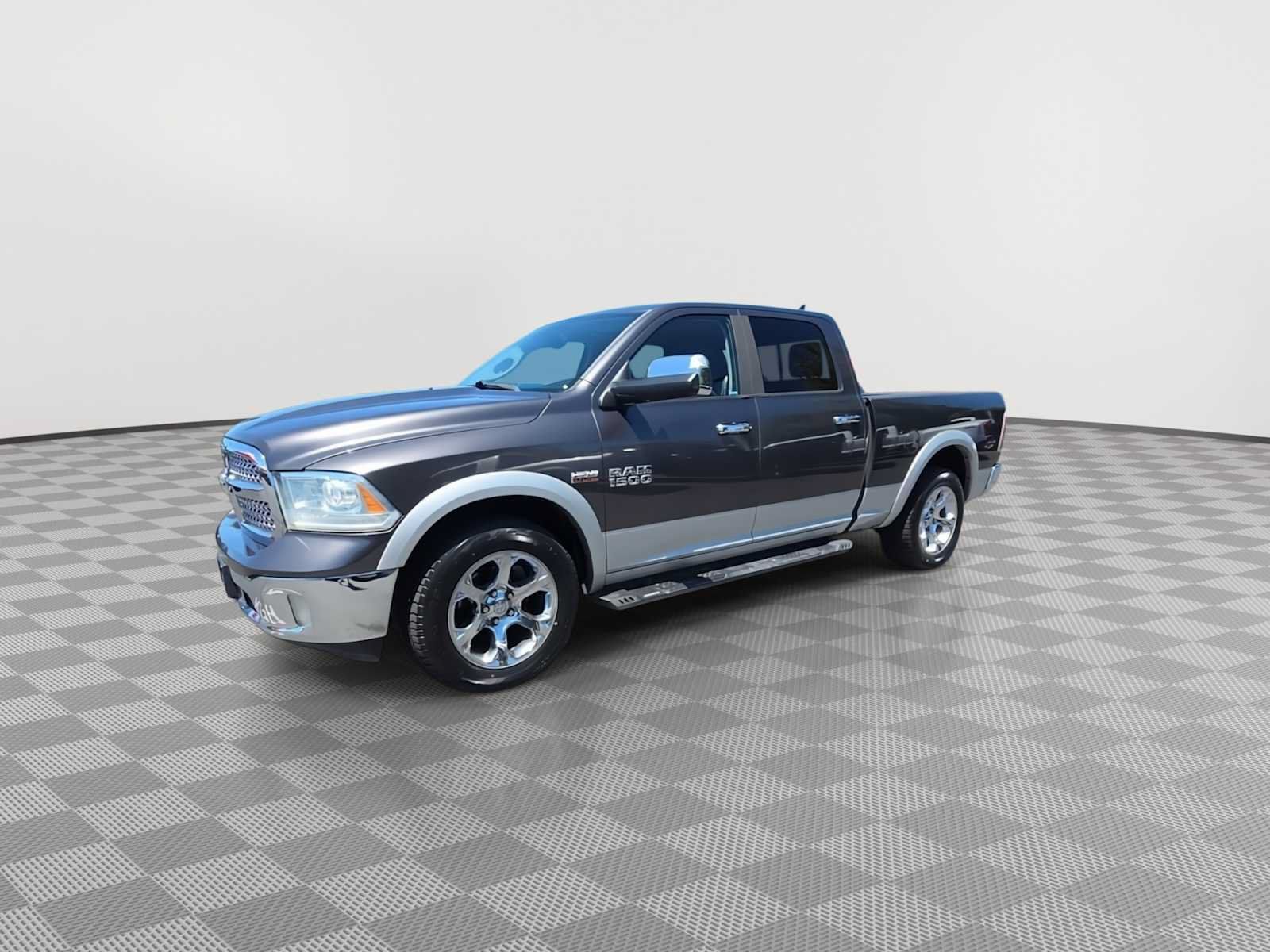 Used 2014 RAM 1500 Laramie AWD/4WD image 4
