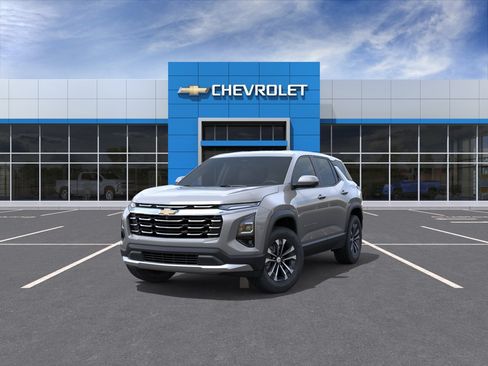 New 2027 Chevrolet Equinox LT w/ Convenience Package II FWD image 8
