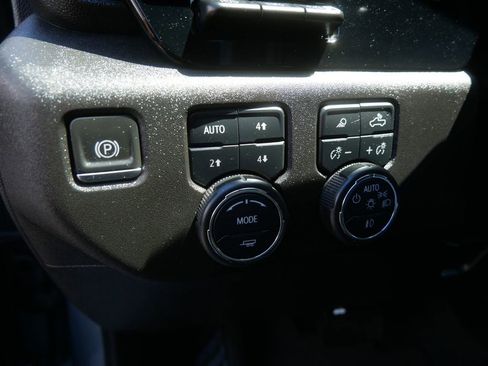 Used 2024 Chevrolet Silverado 3500 High Country w/ High Country Premium Package AWD/4WD image 19