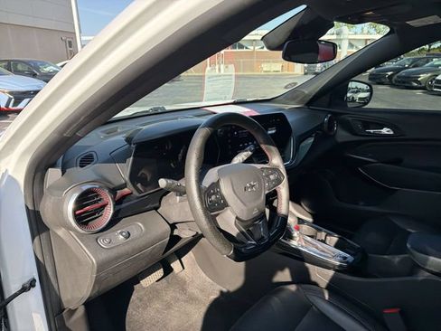 Used 2024 Chevrolet Trax RS FWD image 20