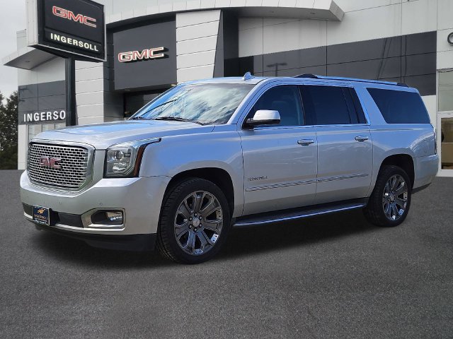 Used 2016 GMC Yukon XL Denali w/ Open Road Package AWD/4WD image 32