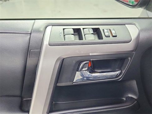 Used 2021 Toyota 4Runner SR5 Premium image 30