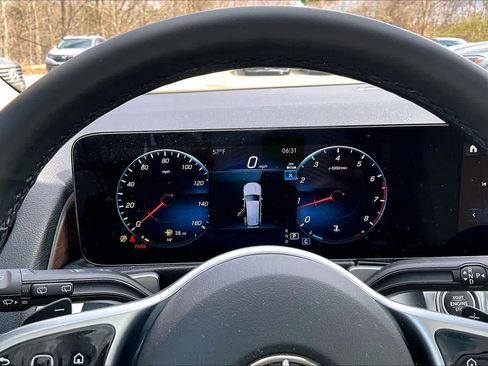 Used 2023 Mercedes-Benz GLB 250 4MATIC image 26