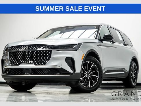 Used 2025 Lincoln Nautilus Premier AWD/4WD image 1