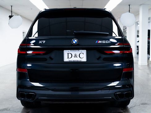 Used 2025 BMW X7 M60i image 5