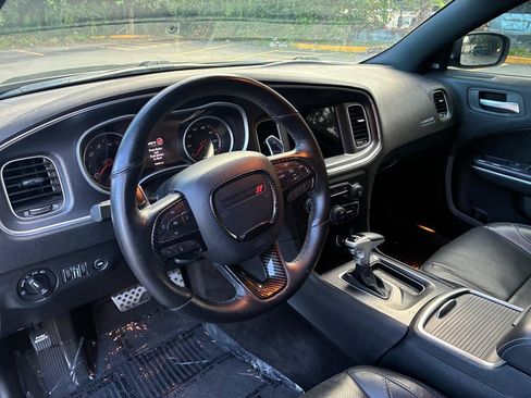 Used 2017 Dodge Charger SXT w/ Plus Group RWD image 11