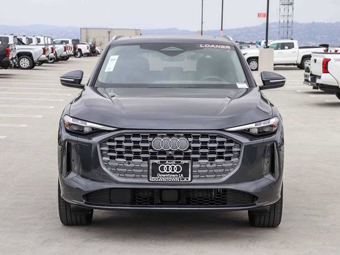 Used 2025 Audi Q5 Premium w/ Premium Plus AWD/4WD image 2