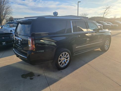 Used 2015 GMC Yukon XL Denali w/ Premium Package image 11