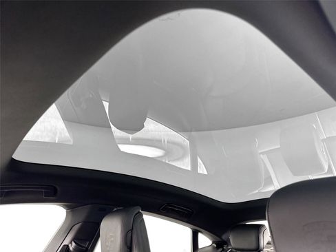 Certified 2025 Porsche Taycan AWD/4WD image 26