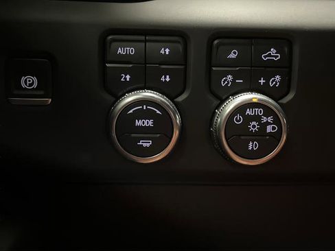 Used 2024 GMC Sierra 2500 AT4 w/ AT4 Preferred Package image 24