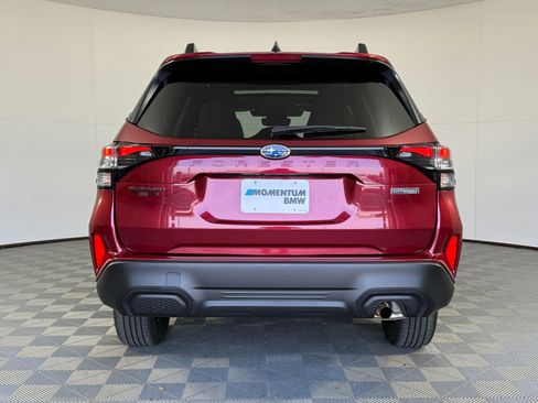 Used 2025 Subaru Forester Premium image 9