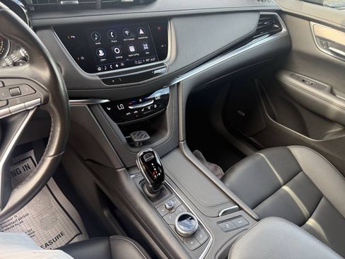Used 2024 Cadillac XT6 Luxury FWD image 16
