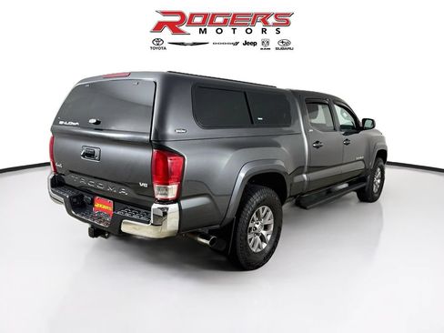 Used 2016 Toyota Tacoma SR5 w/ SR5 Appearance Package (SN) AWD/4WD image 13