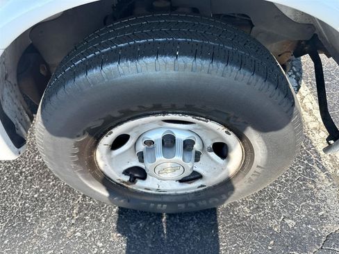 Used 2014 Chevrolet Express 2500 RWD image 11