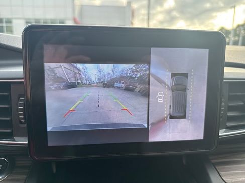 Used 2020 Ford Explorer Limited w/ Class III Trailer Tow Package image 22