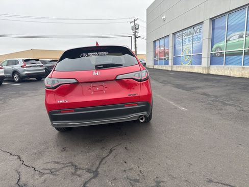 Certified 2025 Honda HR-V Sport image 39