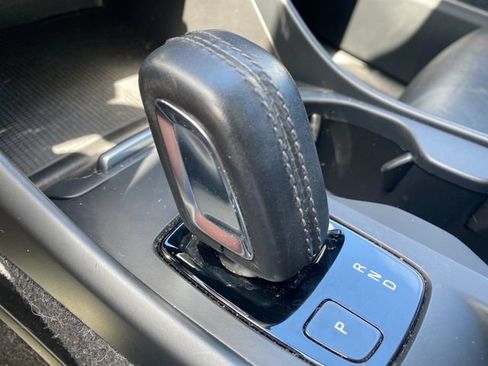 Used 2019 Volvo XC40 T5 Momentum AWD/4WD image 28