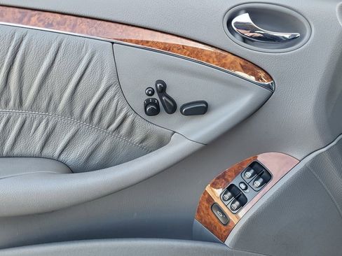 Used 2008 Mercedes-Benz CLK 350 Cabriolet image 22