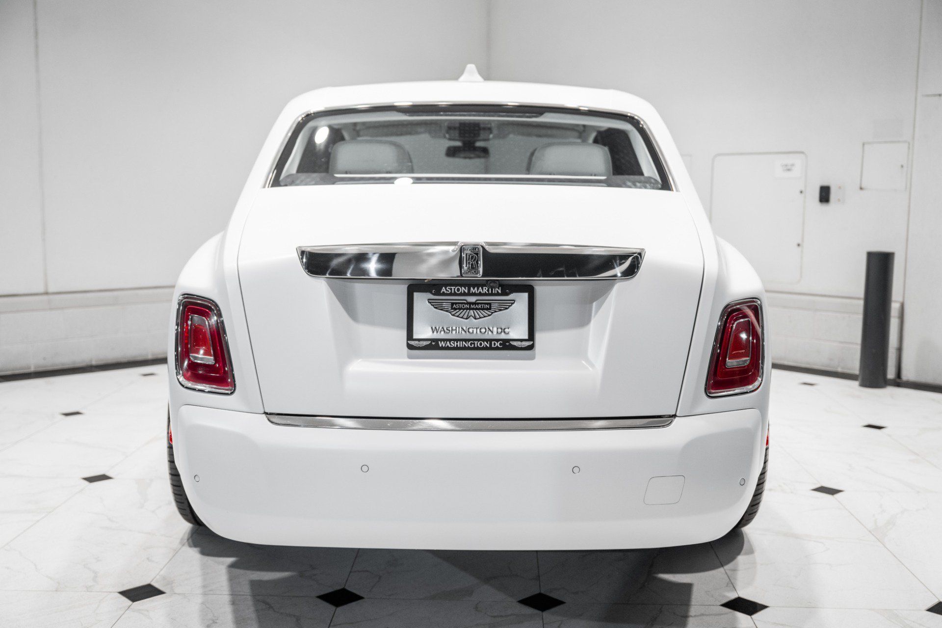 Used 2018 Rolls-Royce Phantom Sedan RWD image 8