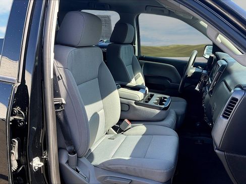 Used 2018 Chevrolet Silverado 1500 Custom w/ Custom Value Package image 21